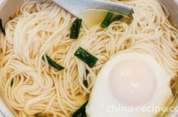 Method for making homemade boiled noodles with soft boiled eggs