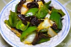 The method of stir frying black fungus with baby bok choy