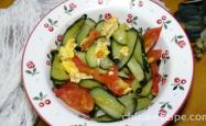 The recipe for tomato cucumber scrambled eggs