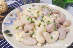 The method of making water chestnut chicken head rice