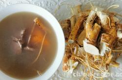 The recipe for boiling pork bone soup with five finger peaches