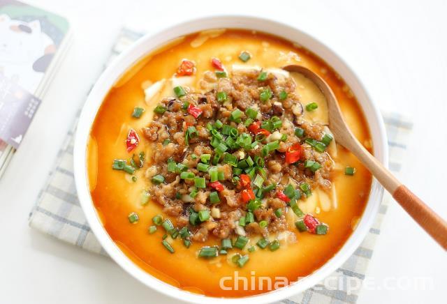 The recipe for steamed eggs with minced meat