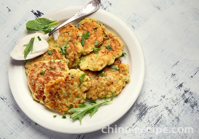 The method of making fragrant fried lotus root cake
