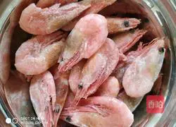 灼甜虾的做法图解1