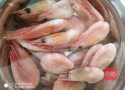 灼甜虾的做法图解2