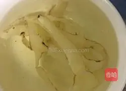 花胶玉竹排骨汤的做法图解1