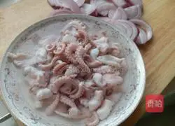 八八爪炒洋葱的做法图解2
