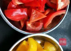 彩椒炒牛肉的做法图解2