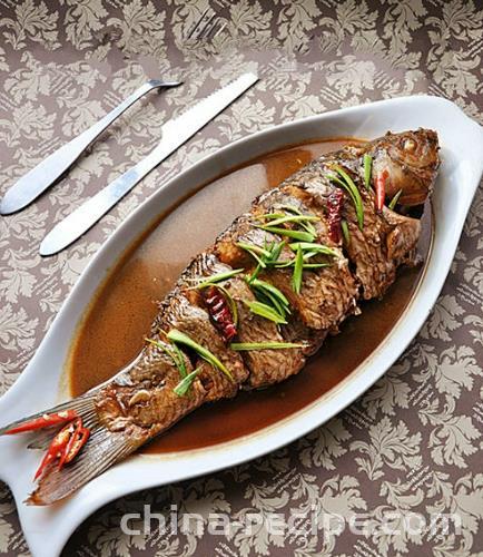 The method of marinating and cooking grass carp