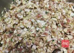 白菜香菇春卷的做法图解1
