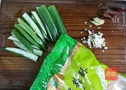 油淋秋葵的做法图解1