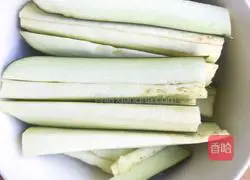 凉拌茄子的做法图解2