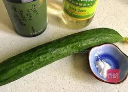 酸甜黄瓜丝的做法图解1