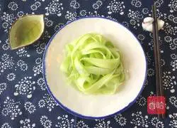 酸甜黄瓜丝的做法图解5