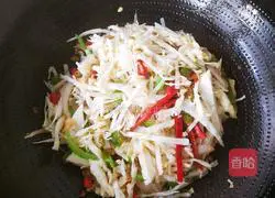 包包菜炒酸豆角的做法图解7