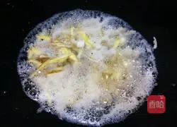 猪肝炒肥肠的做法图解3