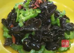 苦瓜拌秋耳的做法图解2