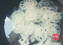 家常爆炒藕片的做法图解2