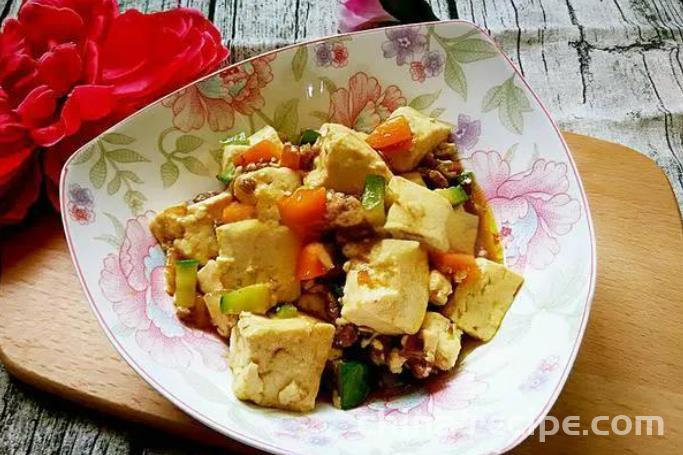 The method of making seasonal vegetable tofu
