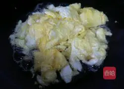 西瓜皮炒鸡蛋的做法图解7