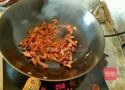 尖椒炒肉的做法图解2