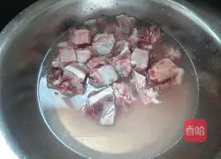 茄汁排骨的做法图解1