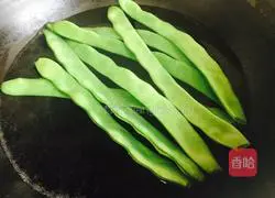 小炒刀豆丝的做法图解1