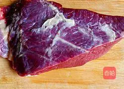 西红柿炖牛肉的做法图解1