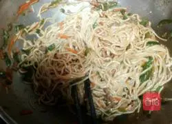 青椒肉丝炒面的做法图解10