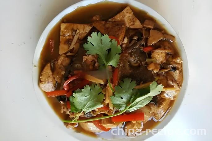 The recipe for stewed tofu with fish head