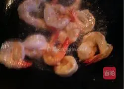 油爆虾球的做法图解6