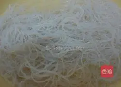 五彩炒米粉的做法图解1