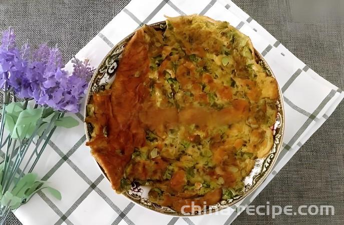 The method of stir frying eggs with Chinese toon