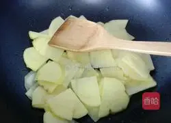 剁椒土豆片的做法图解3