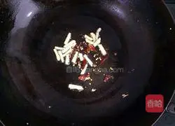 香肠炒菜花的做法图解2
