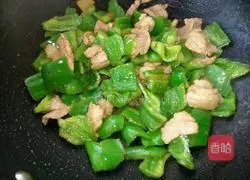 肉片炒青椒的做法图解4