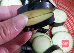 油炸茄盒的做法图解2