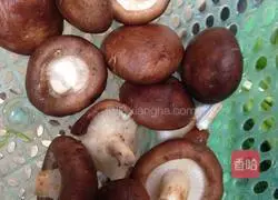 香菇青菜的做法图解2