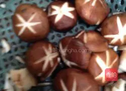 香菇青菜的做法图解3