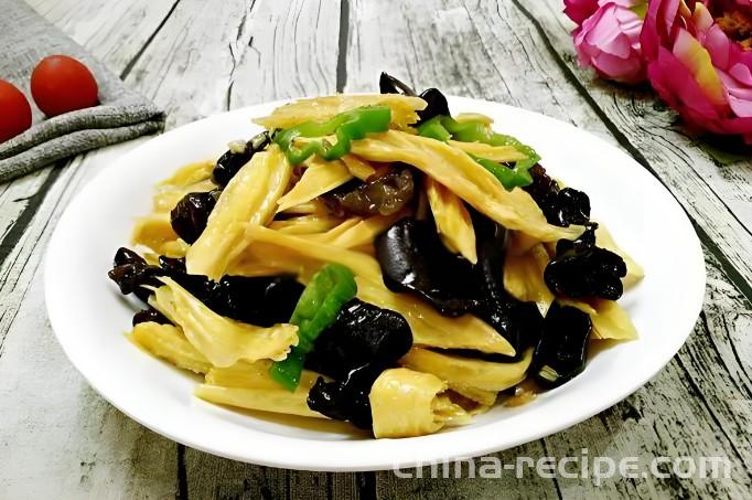 Stir fried Rolls of dried bean milk creams with Black Fungus