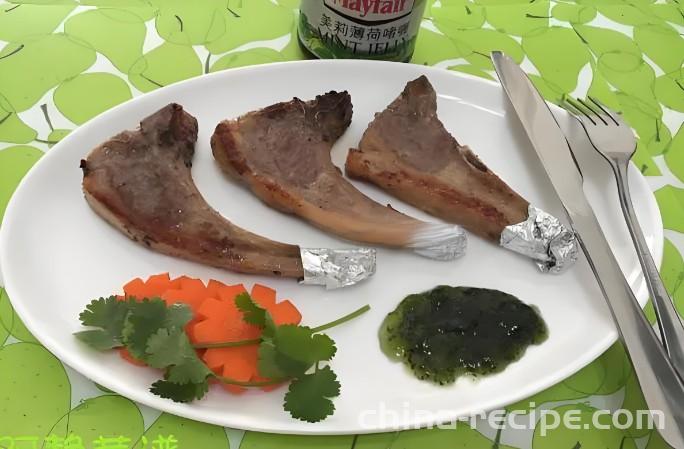 The method of pan frying lamb chops