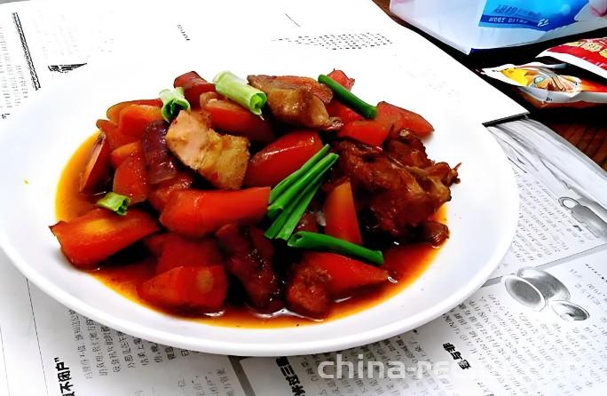 The recipe for burning pork ribs with carrots