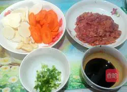 肉片炒茭白的做法图解2