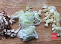 虾仁黄瓜的做法图解2