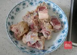胡萝卜烧排骨的做法图解4