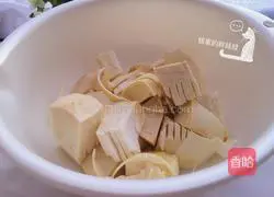 春笋烧肉的做法图解2