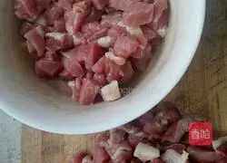 孜然肉丁的做法图解1