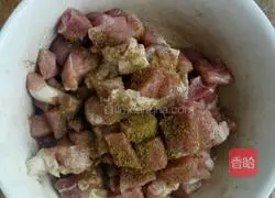 孜然肉丁的做法图解2
