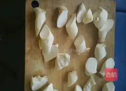 杏鲍菇炒鸡蛋的做法图解2