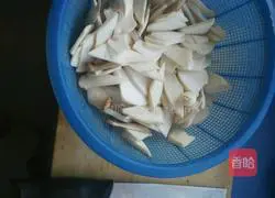 杏鲍菇炒鸡蛋的做法图解3
